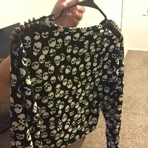 Crop top skull shirt